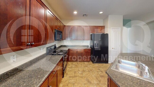 11924 W Cypress St Avondale, AZ 85392 photo 3