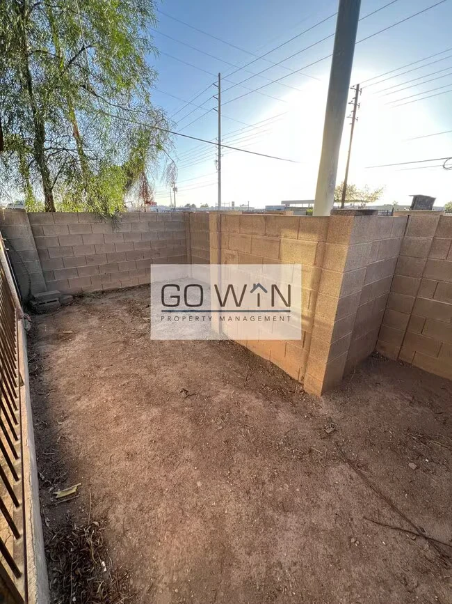 755 W 1st Ave Mesa, AZ 85210 photo 2
