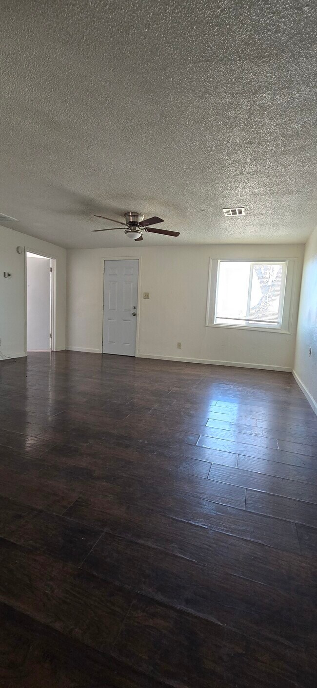 212 S 93rd Ave Tolleson, AZ 85353 photo 5