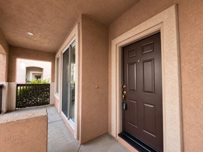 910 Camino De La Reina San Diego, CA 92108 photo 3