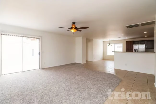 2002 W Tanner Ranch Rd San Tan Valley, AZ 85142 photo 4