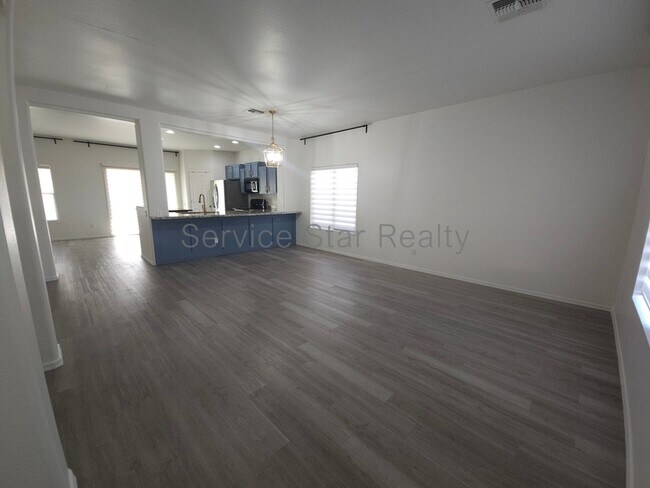5119 W Apollo Rd Phoenix, AZ 85339 photo 2