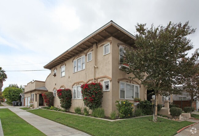 3704-3708 30th St San Diego, CA 92104