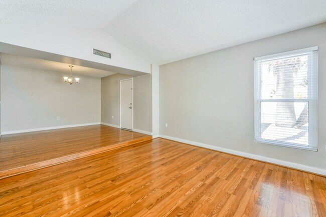 521 N Red Rock St Gilbert, AZ 85234 photo 4