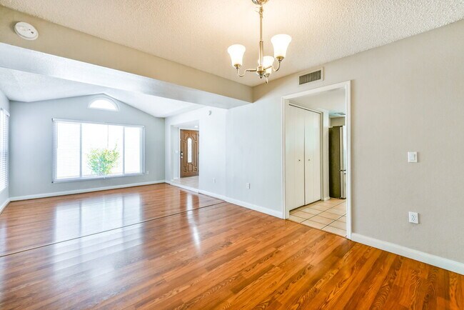 521 N Red Rock St Gilbert, AZ 85234 photo 5