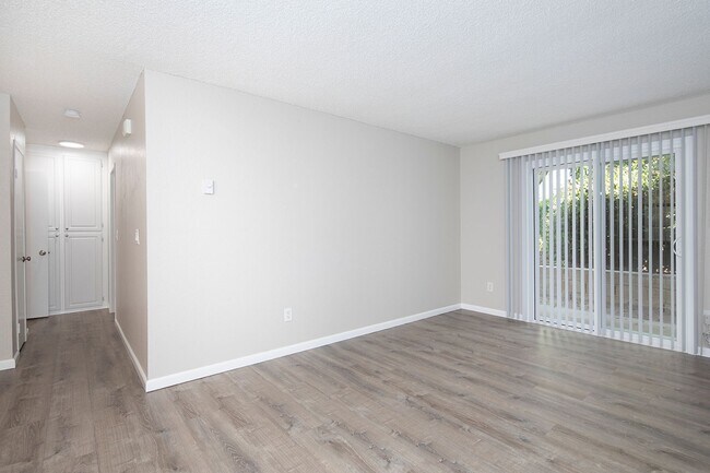 Wexford Manor Apartments photo 2