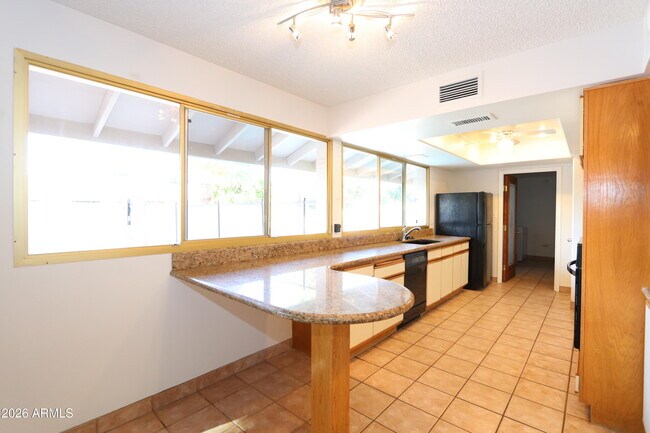 1910 E Manhatton Dr Tempe, AZ 85282 photo 4