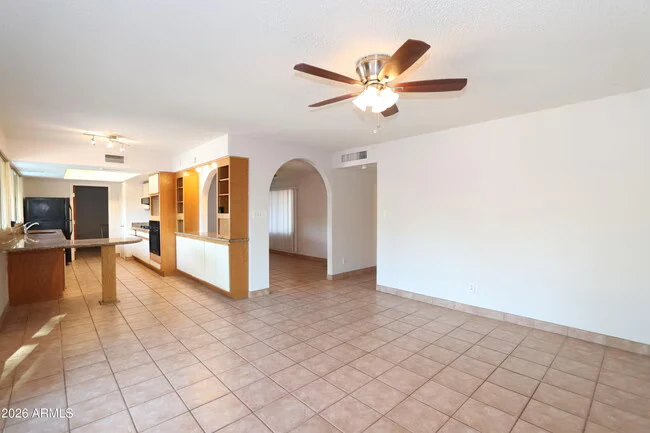 1910 E Manhatton Dr Tempe, AZ 85282 photo 2