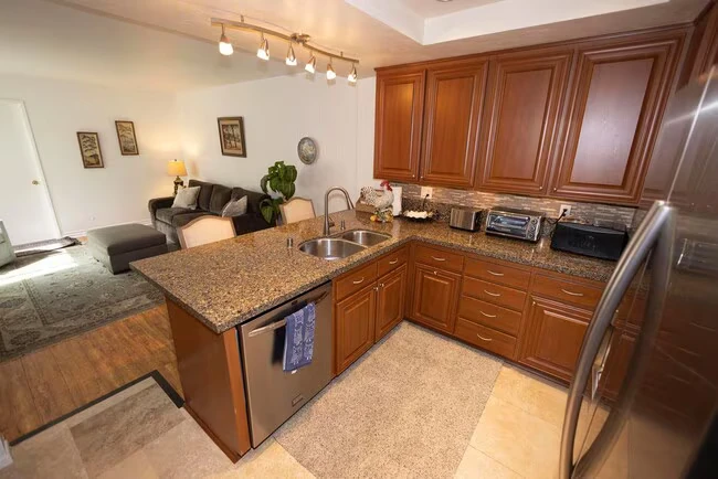 6050 Henderson Dr La Mesa, CA 91942 photo 2