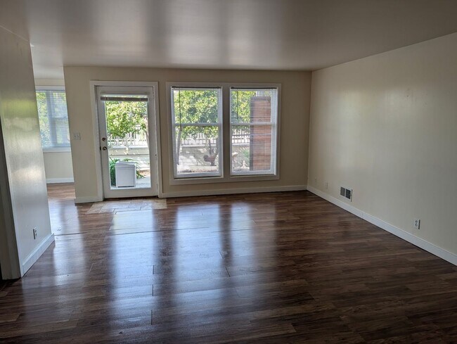 214 Kentucky St Vallejo, CA 94590