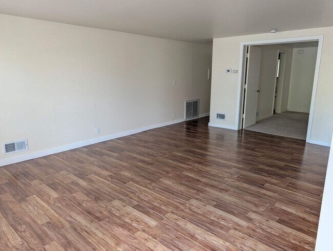 214 Kentucky St Vallejo, CA 94590 photo 2