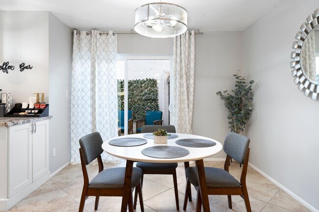 8578 E Indian School Rd Scottsdale, AZ 85251 photo 3