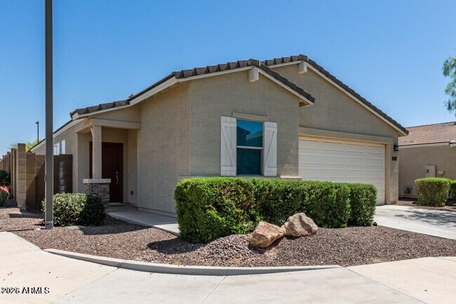 Popular Location Near Verrado In Sienna Hills! Community Pool! photo 3