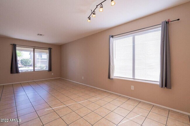 16663 W Rimrock St Surprise, AZ 85388 photo 4