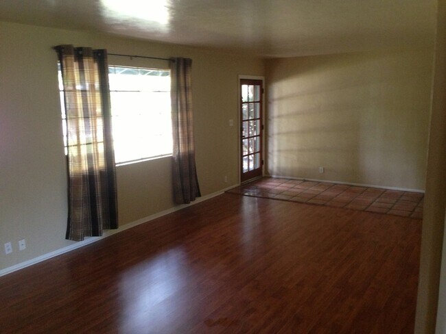 1443 E Cedar St Tempe, AZ 85281 photo 2