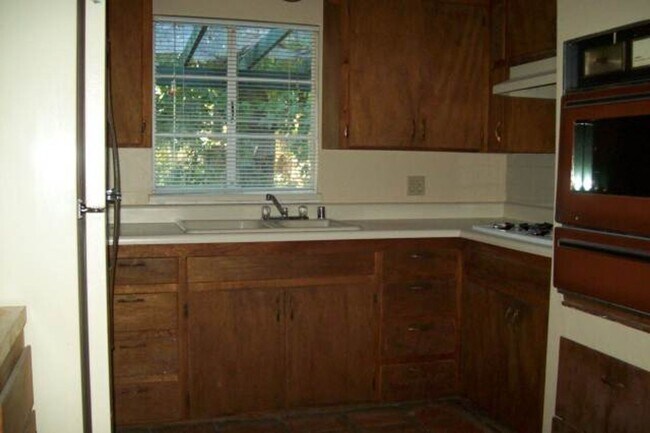 1443 E Cedar St Tempe, AZ 85281 photo 4