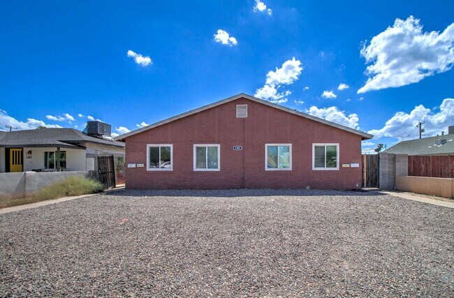 1501 E Roosevelt St Phoenix, AZ 85006 photo 3