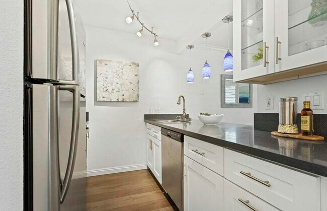 615 Vine St Oceanside, CA 92054 photo 5