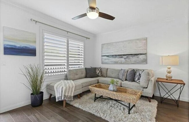 615 Vine St Oceanside, CA 92054 photo 3