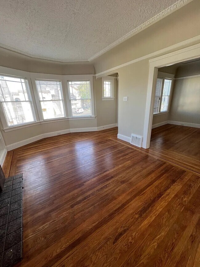 500 Templeton Ave Daly City, CA 94014 photo 4