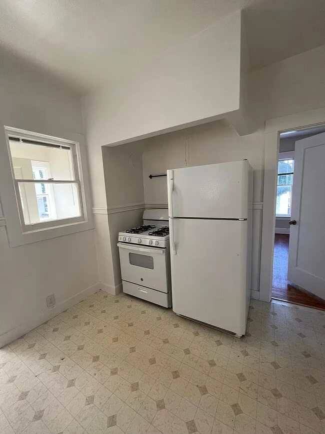 500 Templeton Ave Daly City, CA 94014 photo 2