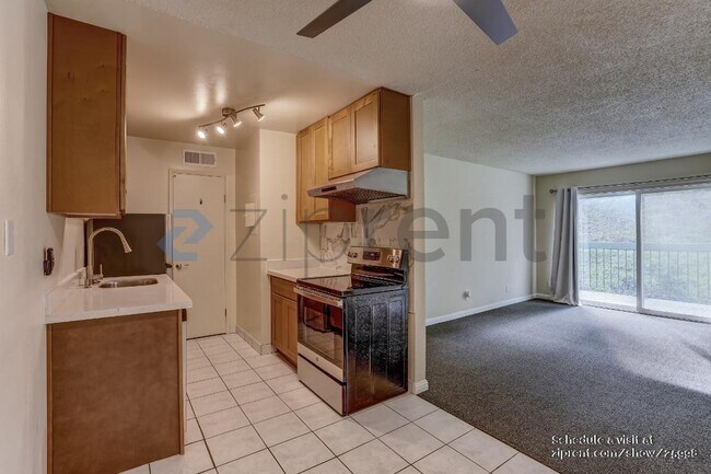 Unit 12 photo 4