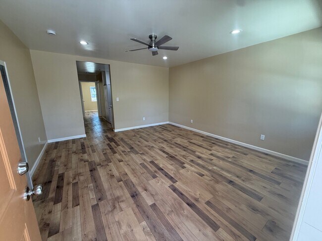 6177 Montezuma Rd San Diego, CA 92115 photo 2