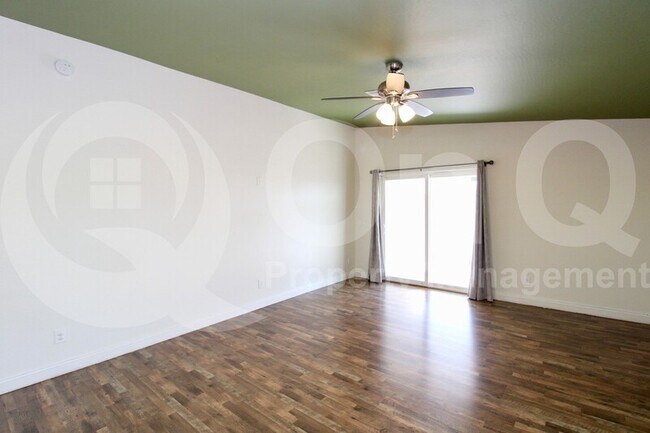 16039 N Factory St Surprise, AZ 85378 photo 5