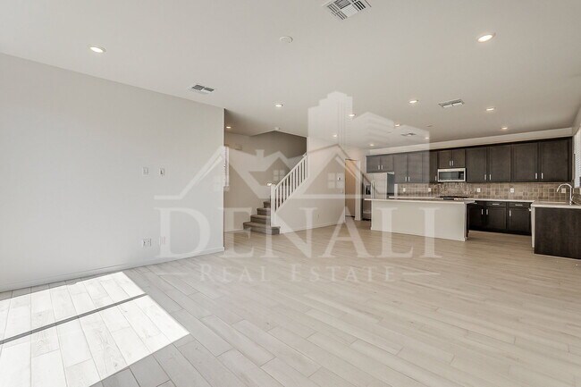 2434 W Rowel Rd Phoenix, AZ 85085 photo 4