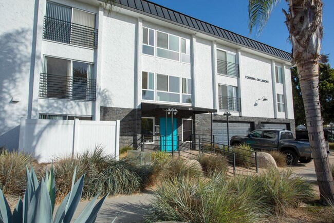 4011 Lamont St San Diego, CA 92109 photo 4