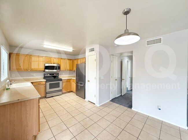 1374 E 10th Pl Casa Grande, AZ 85122 photo 3