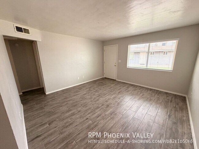 4837 E Willetta St Phoenix, AZ 85008 photo 2