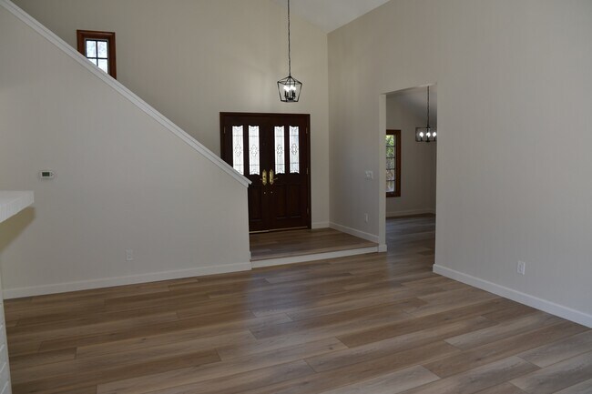 10575 Canyon Lake Dr San Diego, CA 92131 photo 5