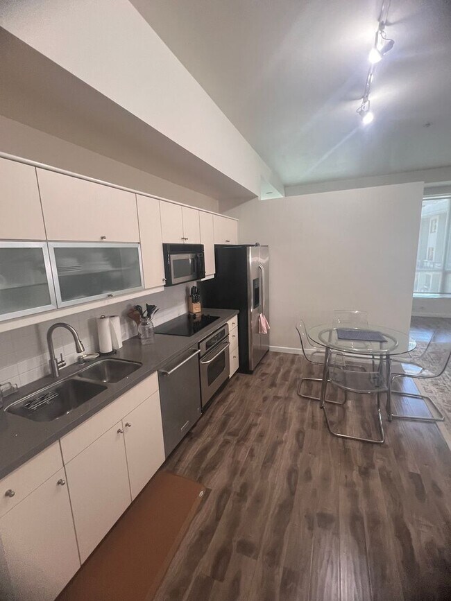 350 W Ash St San Diego, CA 92101 photo 5
