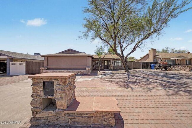 2601 E Dahlia Dr Phoenix, AZ 85032 photo 5
