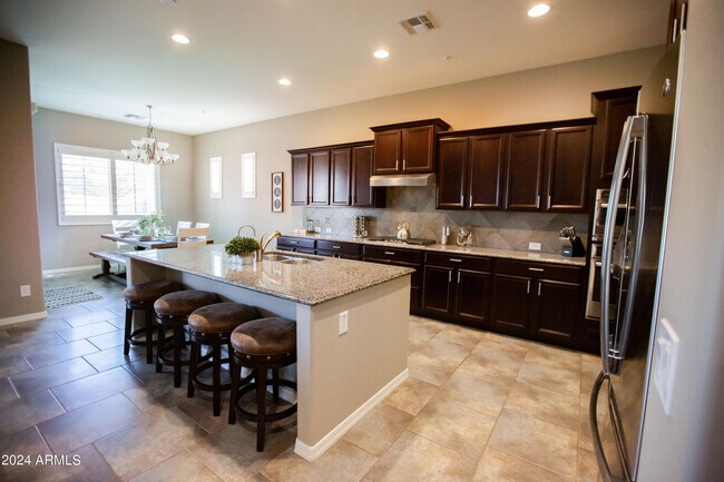 6331 S Fresno St photo 4