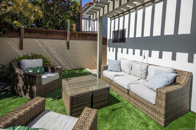 912 H Ave Coronado, CA 92118 photo 4