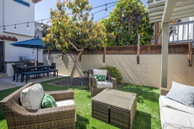 912 H Ave Coronado, CA 92118 photo 5