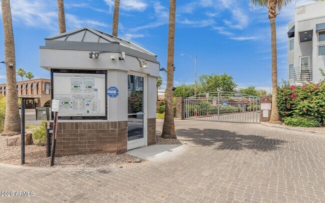 3633 N 3rd Ave Phoenix, AZ 85013 photo 2