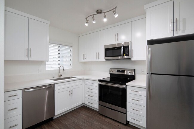 Bridgeview Apartments photo 2
