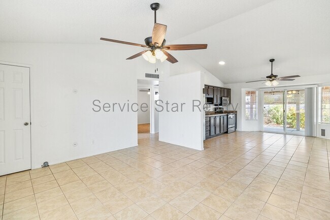 6902 W Cora Ln Phoenix, AZ 85033 photo 4