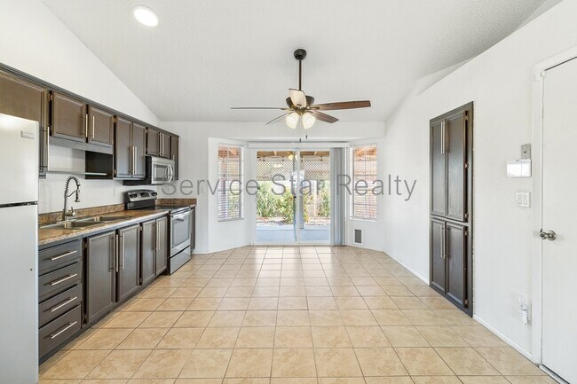 6902 W Cora Ln Phoenix, AZ 85033 photo 5