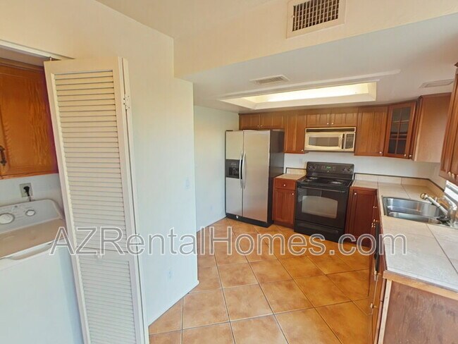 1705 N Ventura Ln Tempe, AZ 85288 photo 4