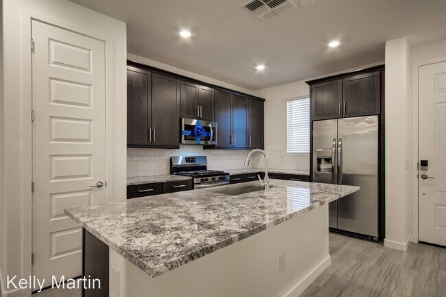 1087 E Chapman Dr Chandler, AZ 85286 photo 3