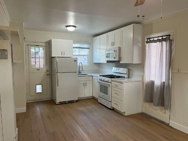 3610 44th St San Diego, CA 92105 photo 2