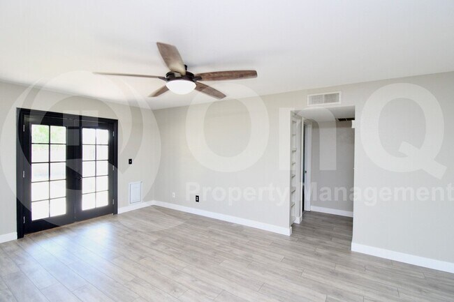 17 S Cholla St Gilbert, AZ 85233 photo 5