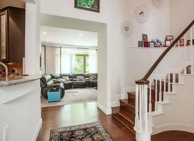 9709 Claiborne Sq La Jolla, CA 92037 photo 3