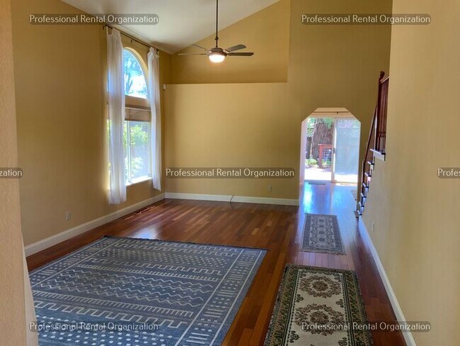 518 Quaking Aspen Ln Windsor, CA 95492 photo 2