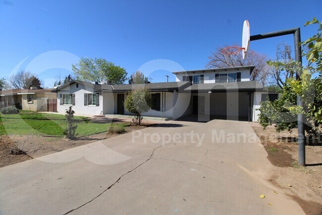 536 S Temple St Mesa, AZ 85204 photo 2