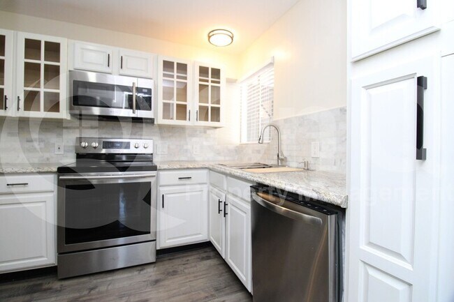 536 S Temple St Mesa, AZ 85204 photo 4